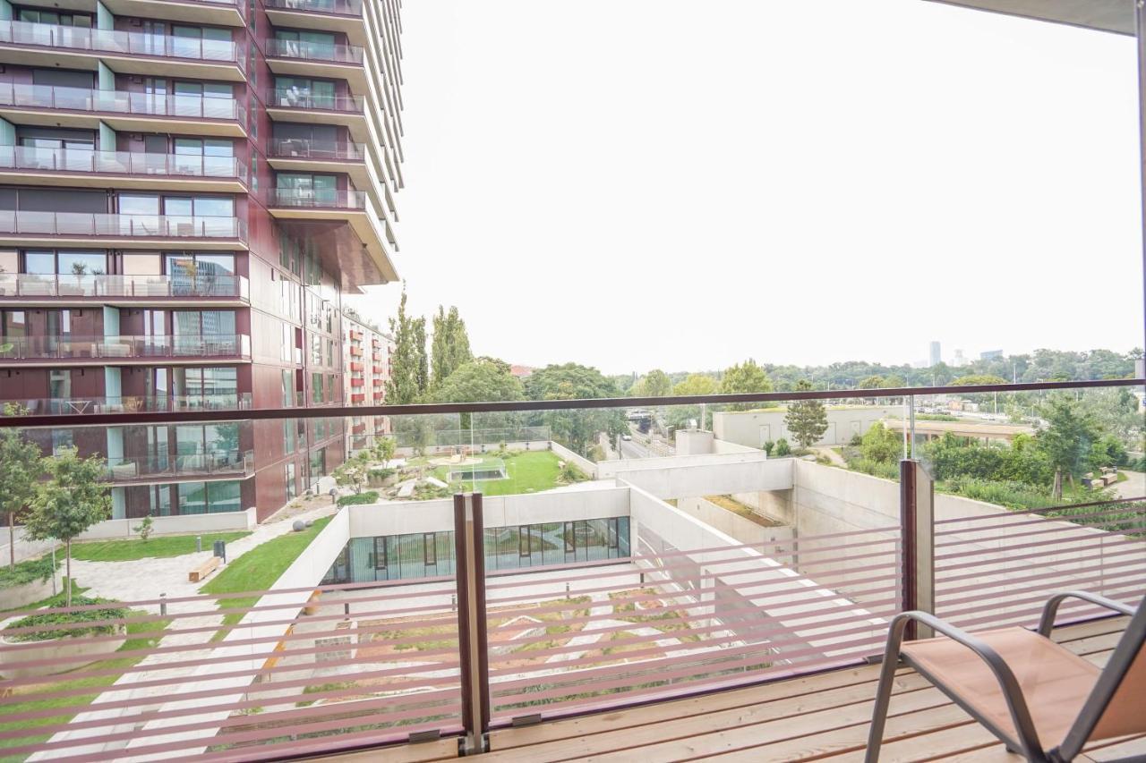 Suite In High-Rise On The Danube Viena Exterior foto